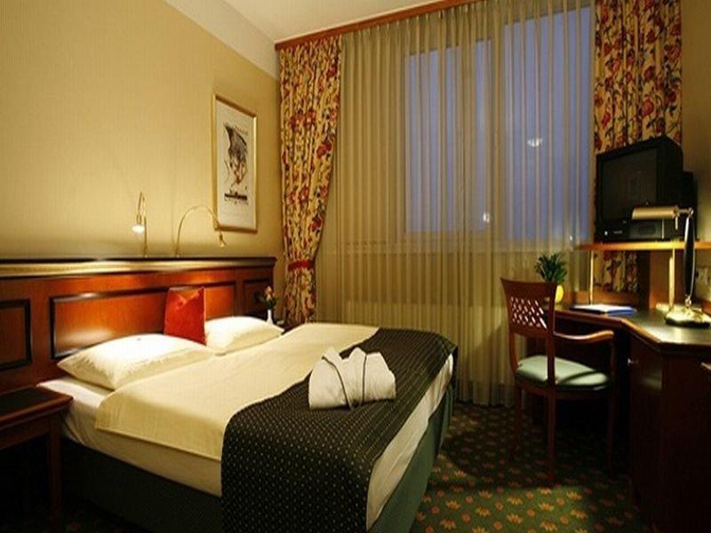 Dormero Hotel Hannover-Langenhagen Airport Room photo