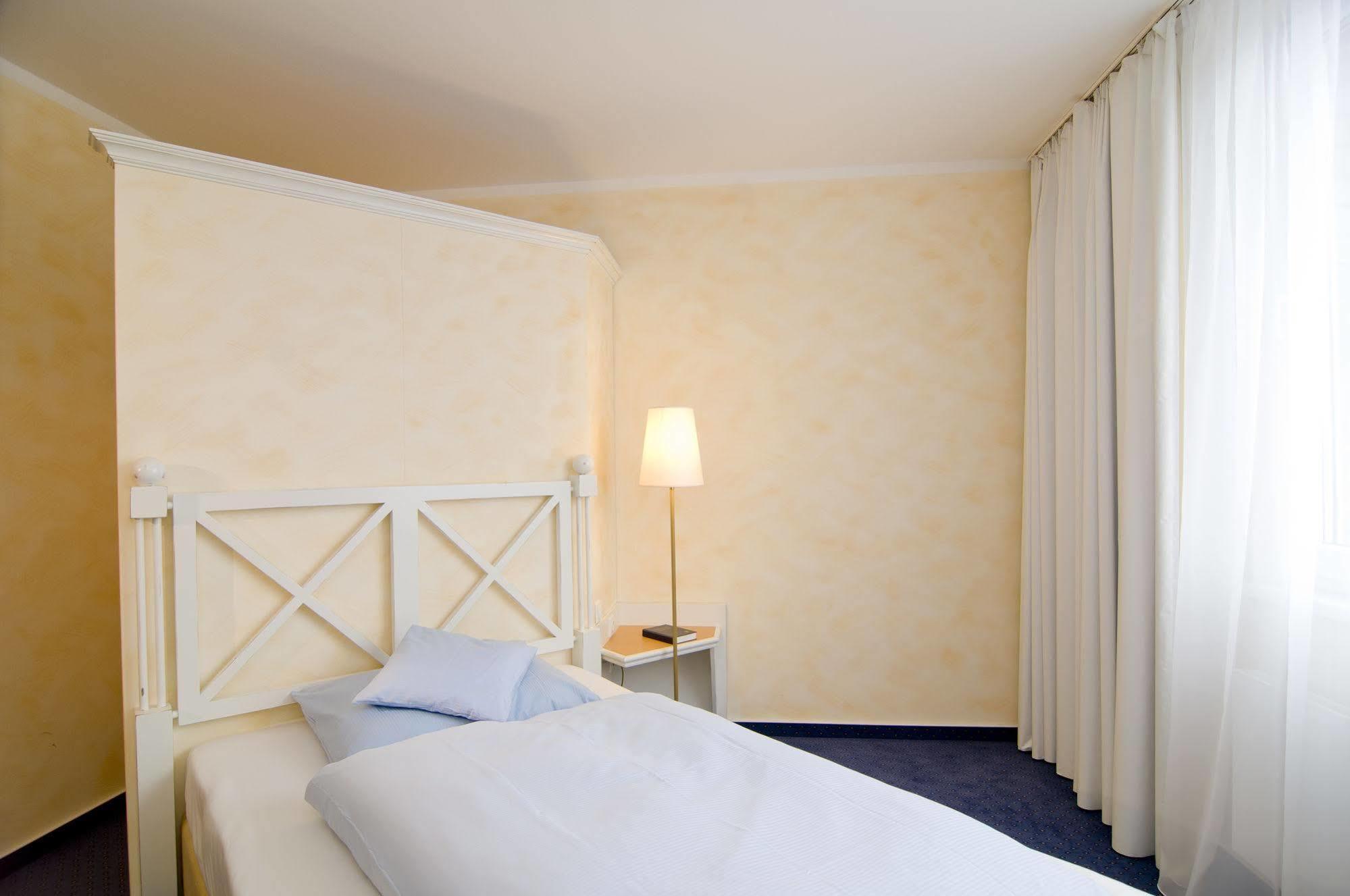 Dormero Hotel Hannover-Langenhagen Airport Exterior photo